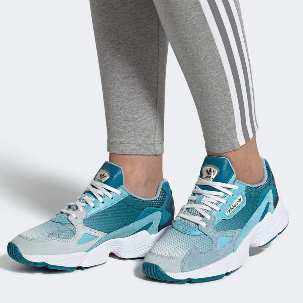 NWT Women’s Adidas Falcon Shoes SIZE 7 - Picture 2 of 15